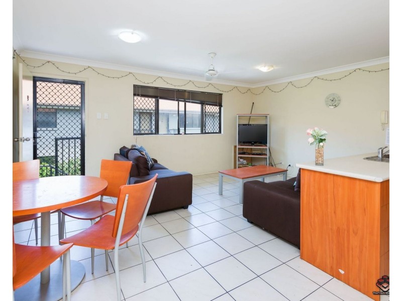 ID:3915492/7 Brown Street, Labrador QLD 4215