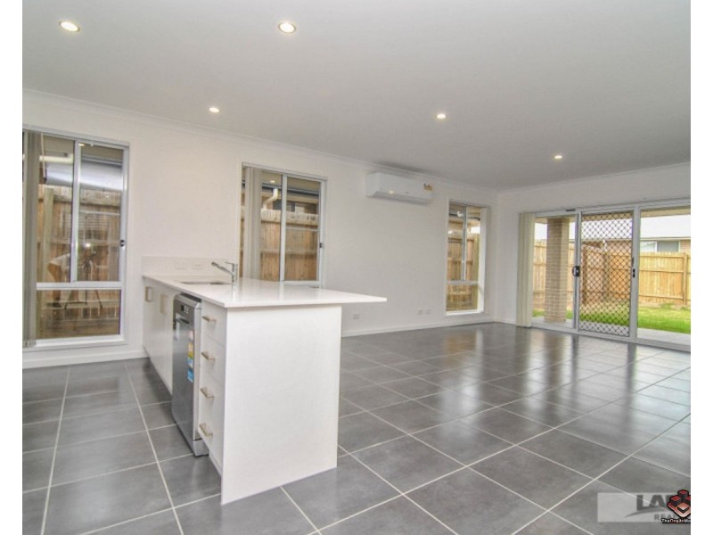 4 Rockford Street, Pimpama QLD 4209