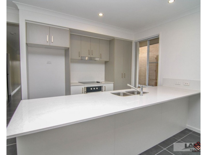 4 Rockford Street, Pimpama QLD 4209