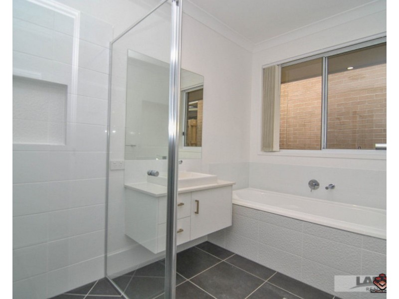 4 Rockford Street, Pimpama QLD 4209