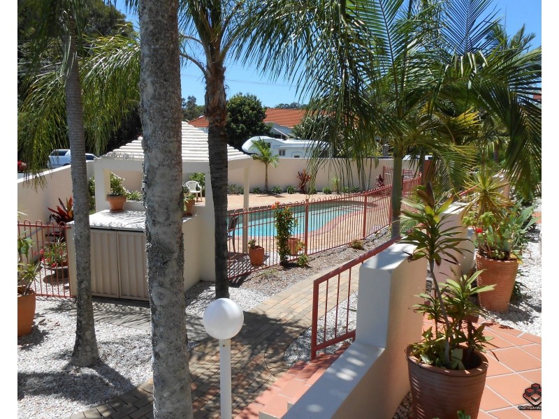 ID:3915632/5 Ocean Street, Coolangatta QLD 4225