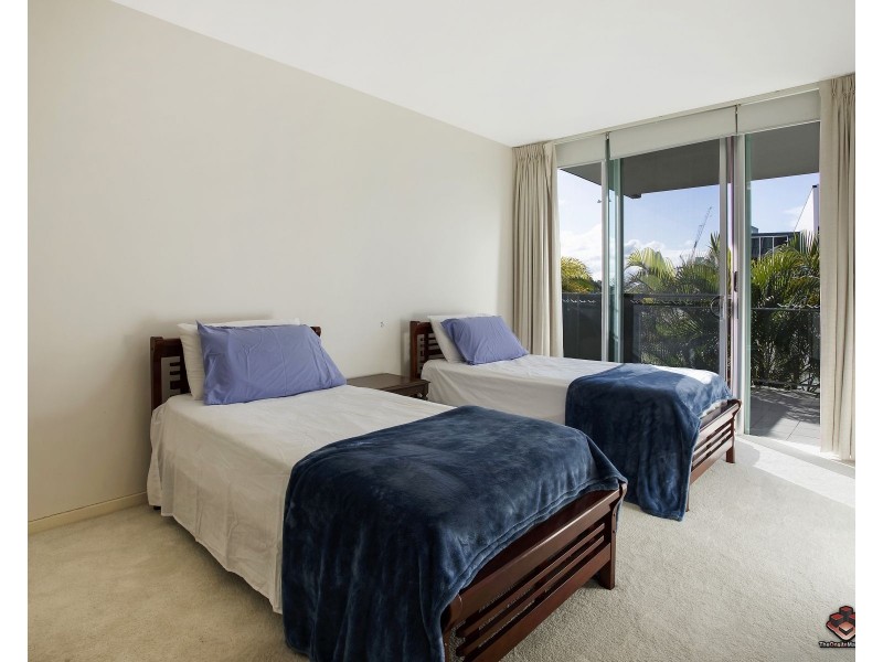 1 Duporth Avenue, Maroochydore QLD 4558