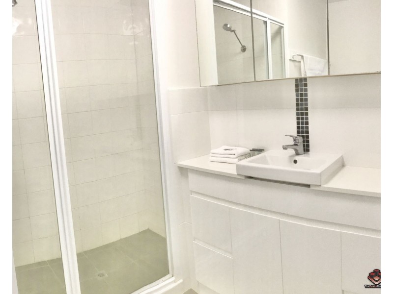 ID:3915751/112 Surf Parade, Broadbeach QLD 4218