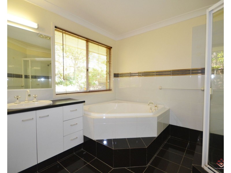 1 Glendale Place, Helensvale QLD 4212