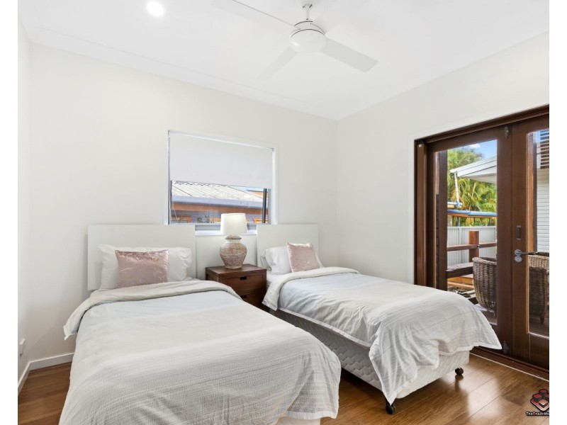 19 Baker Avenue, Labrador QLD 4215