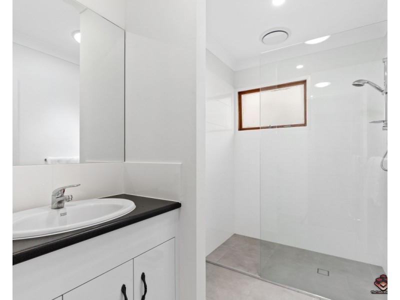 19 Baker Avenue, Labrador QLD 4215