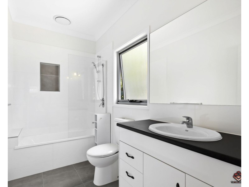 19 Baker Avenue, Labrador QLD 4215