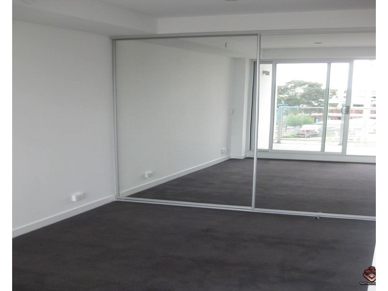 ID:3915975/100 Plenty Road, Preston VIC 3072