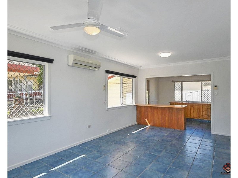 35 Walton Street, Southport QLD 4215