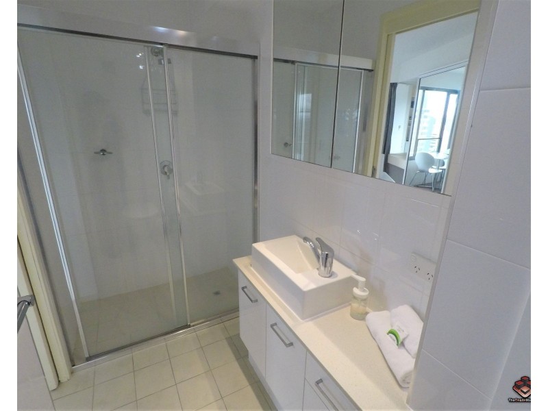 ID:3915996/8 Trickett Street, Surfers Paradise QLD 4217