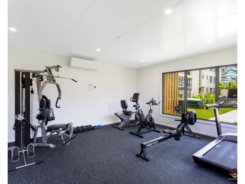 ID:3916039/146-156 The Esplanade, Burleigh Heads QLD 4220