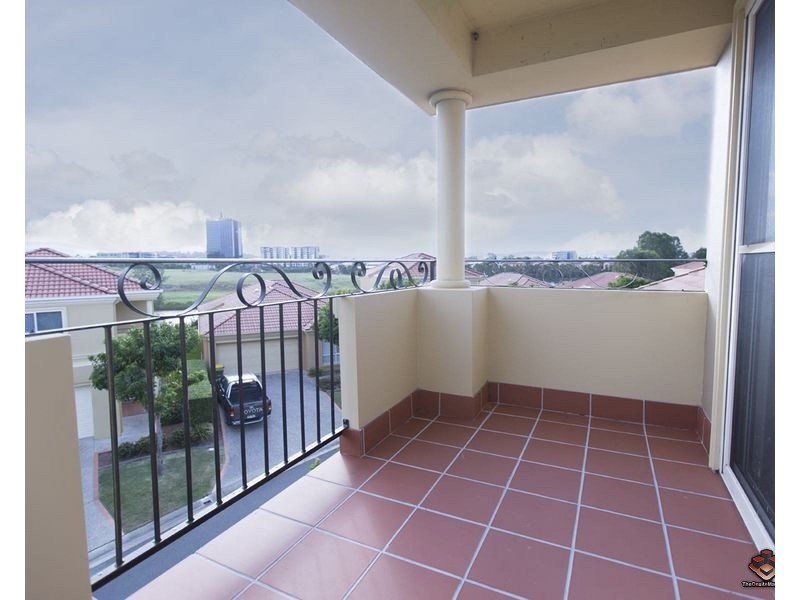 ID:3916100/3 Robina Town Centre Drive, Robina QLD 4226