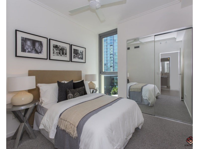 ID:3916102/2 Harbour Road, Hamilton QLD 4007