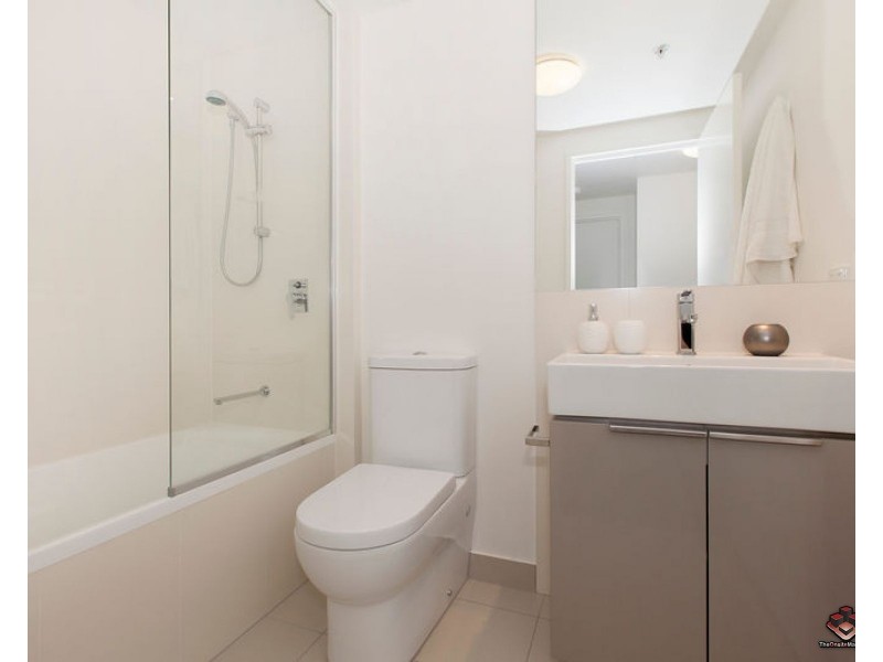 ID:3916102/2 Harbour Road, Hamilton QLD 4007