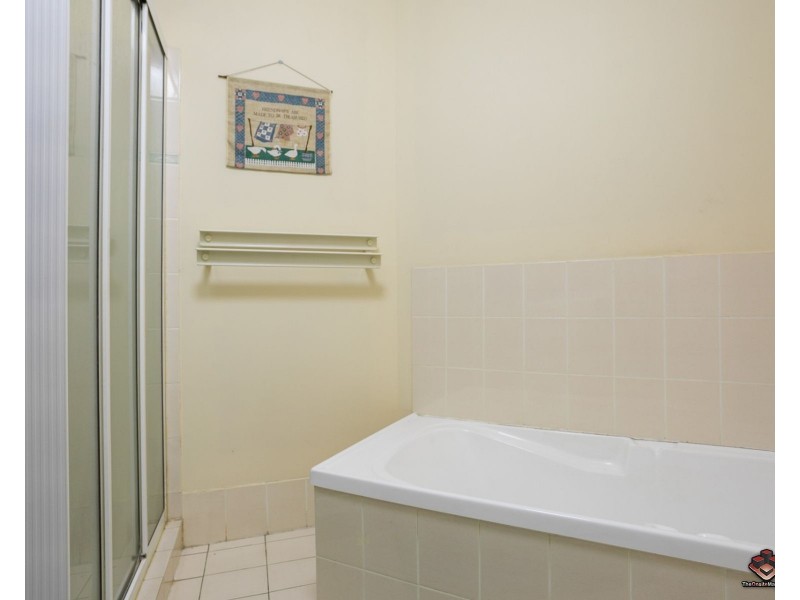 128 Benowa Road, Southport QLD 4215