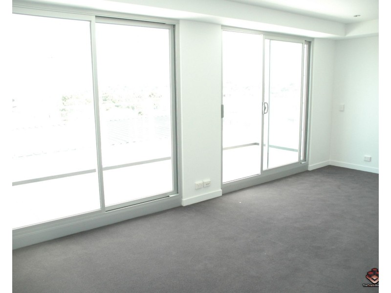 ID:3916392/100 Plenty Road, Preston VIC 3072