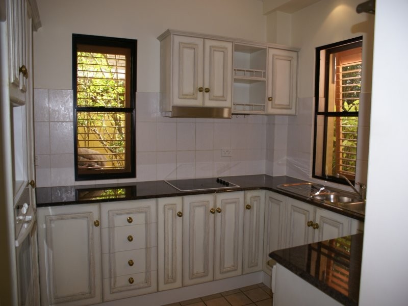 2/146 Windermere, Hamilton QLD 4007