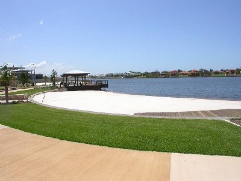 1 Grenada Way Grenada Way, Kawana Island QLD 4575