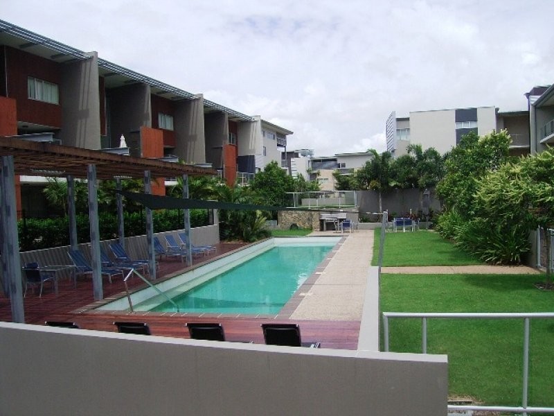 18 Addison Avenue, Bulimba QLD 4171