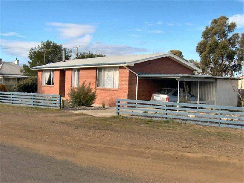 2 Franklin Street, Triabunna TAS 7190