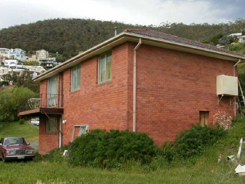 337 Churchill Avenue, Sandy Bay TAS 7005