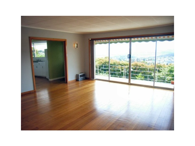 27 Monash Avenue, Lenah Valley TAS 7008