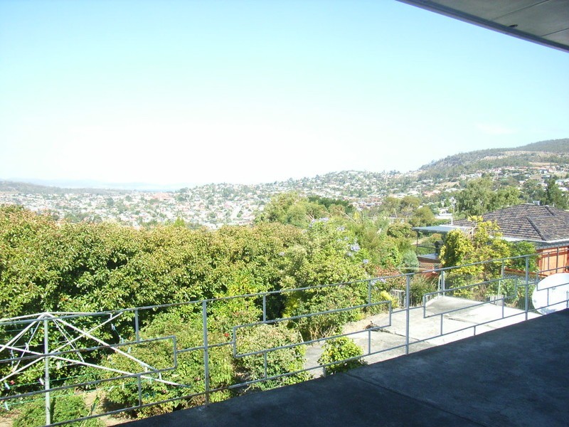 27 Monash Avenue, Lenah Valley TAS 7008