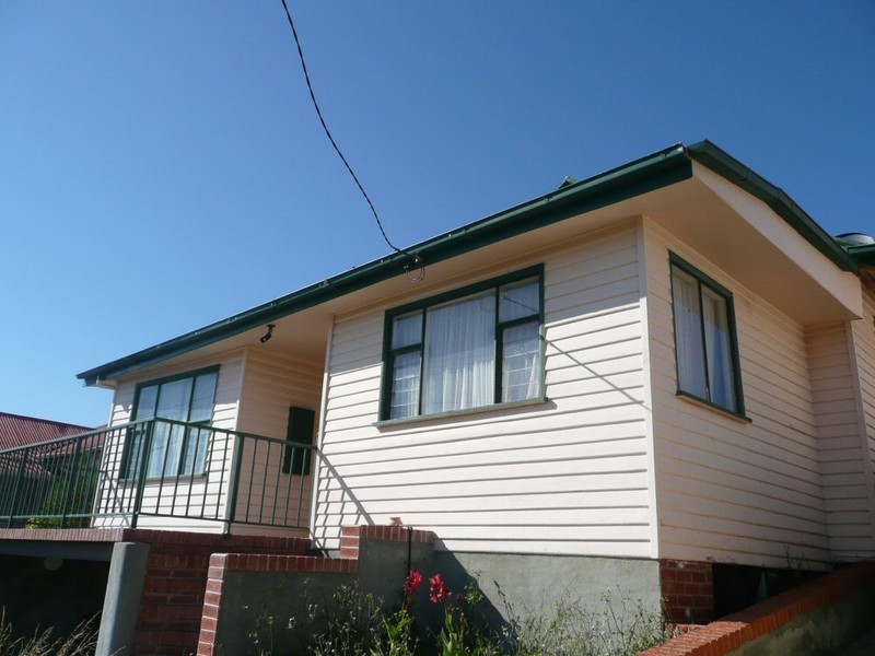 1 and 2, 7 Gant Street, Lenah Valley TAS 7008