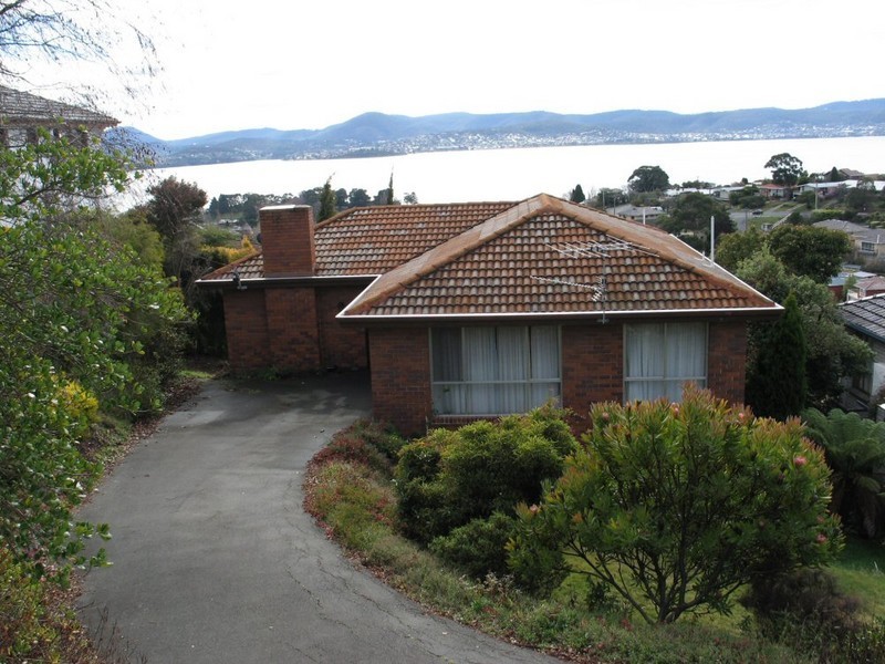 491  Churchill Avenue, Sandy Bay TAS 7005