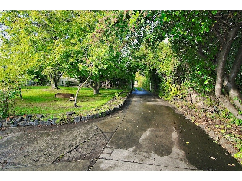 129 Augusta Road, Lenah Valley TAS 7008