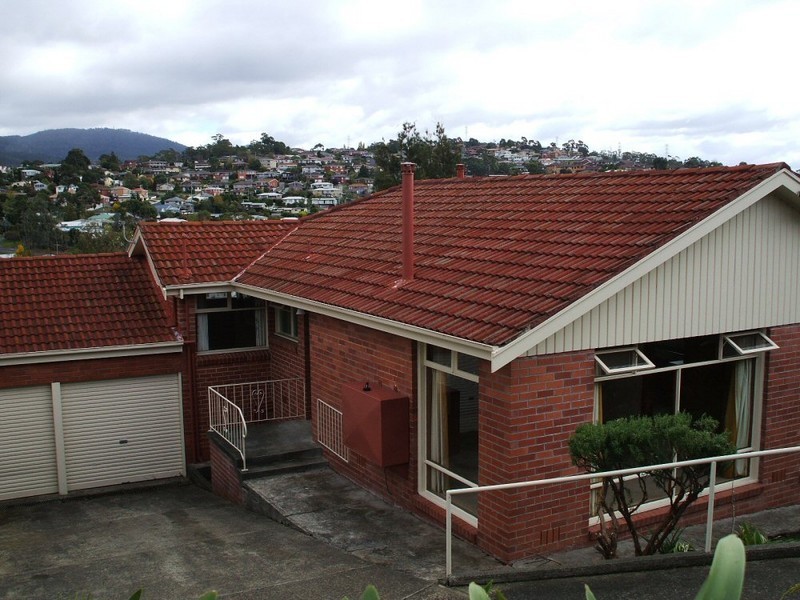 27 Bealey Avenue, Lenah Valley TAS 7008