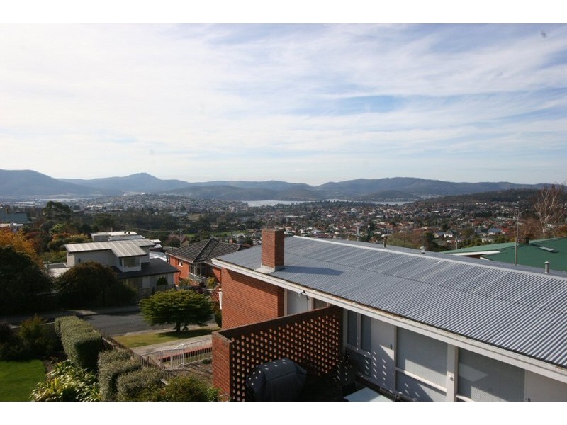 2/46 Pottery Road, Lenah Valley TAS 7008