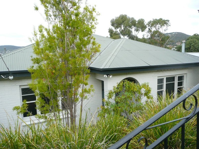 11 Liverpool Crescent, West Hobart TAS 7000