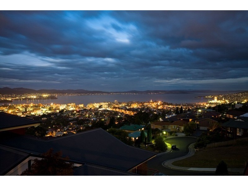 2 / 9 Fielding Drive, West Hobart TAS 7000