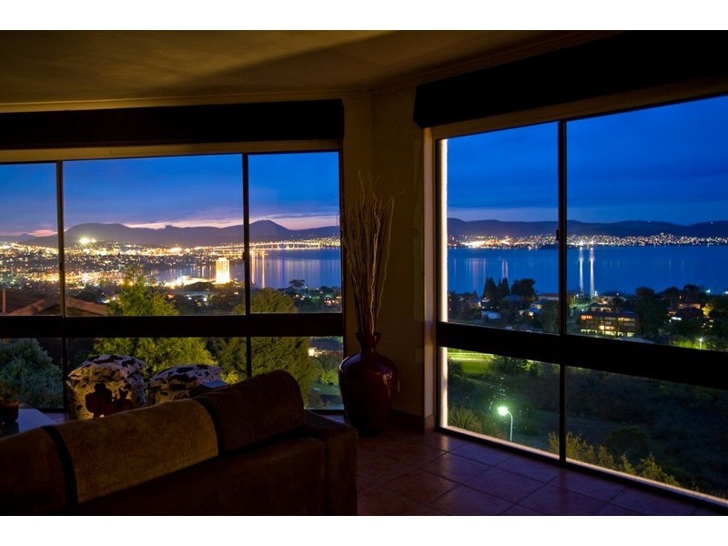 12 Capri Drive, Sandy Bay TAS 7005
