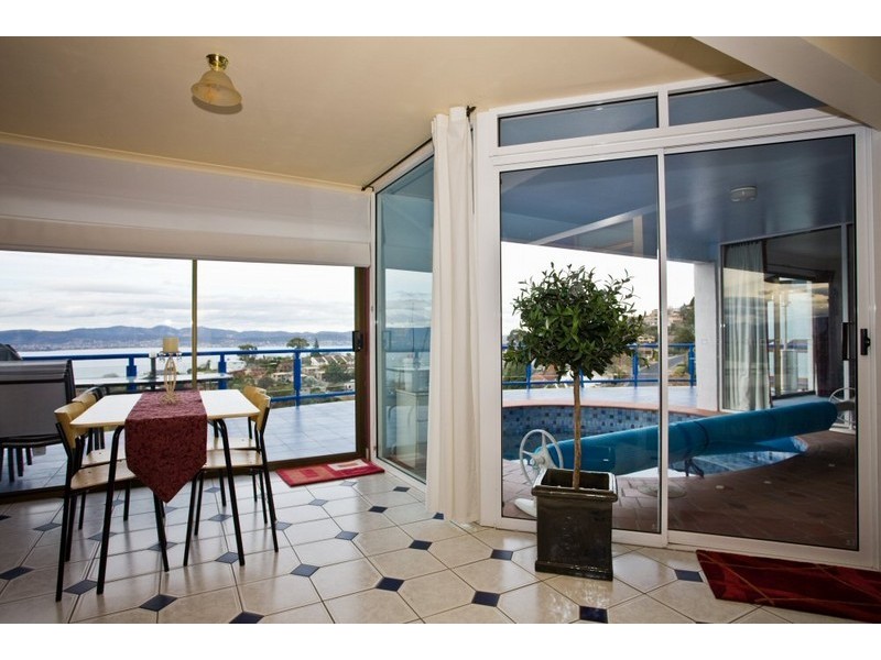 12 Capri Drive, Sandy Bay TAS 7005