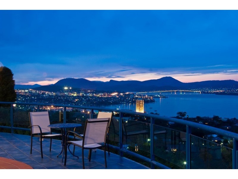 12 Capri Drive, Sandy Bay TAS 7005