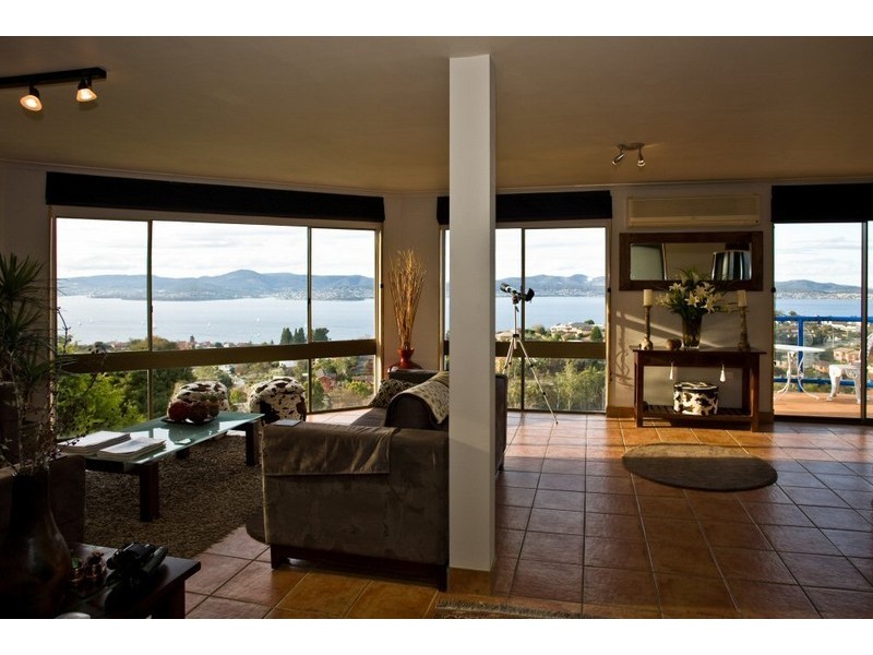 12 Capri Drive, Sandy Bay TAS 7005