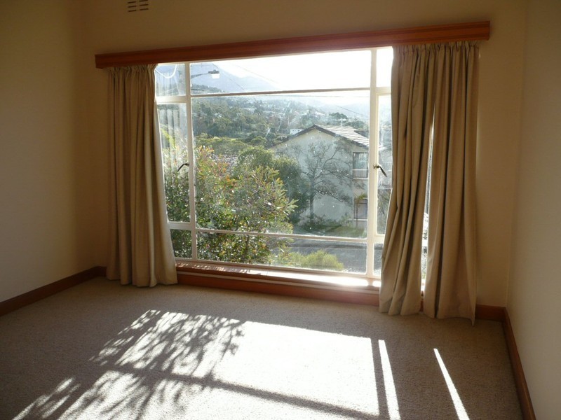 62 Derwentwater Avenue, Sandy Bay TAS 7005