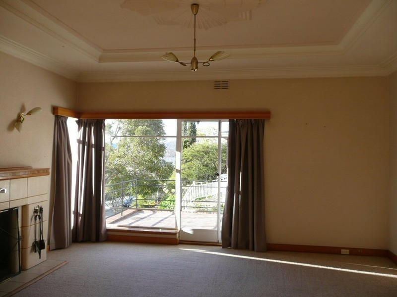 62 Derwentwater Avenue, Sandy Bay TAS 7005