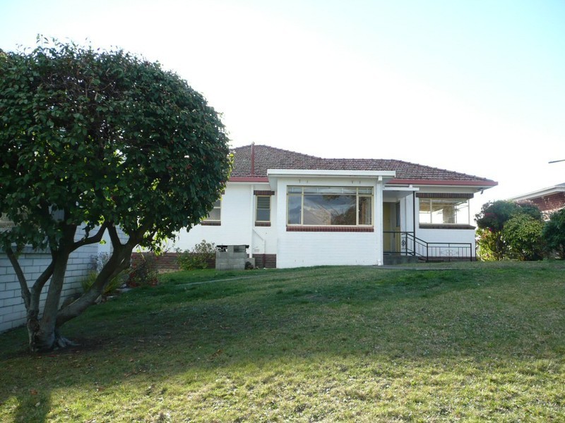 62 Derwentwater Avenue, Sandy Bay TAS 7005