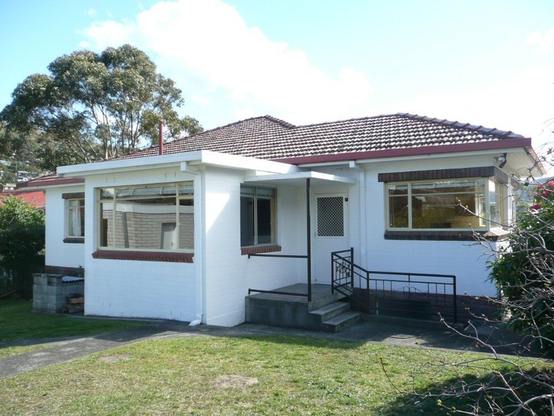 62 Derwentwater Avenue, Sandy Bay TAS 7005