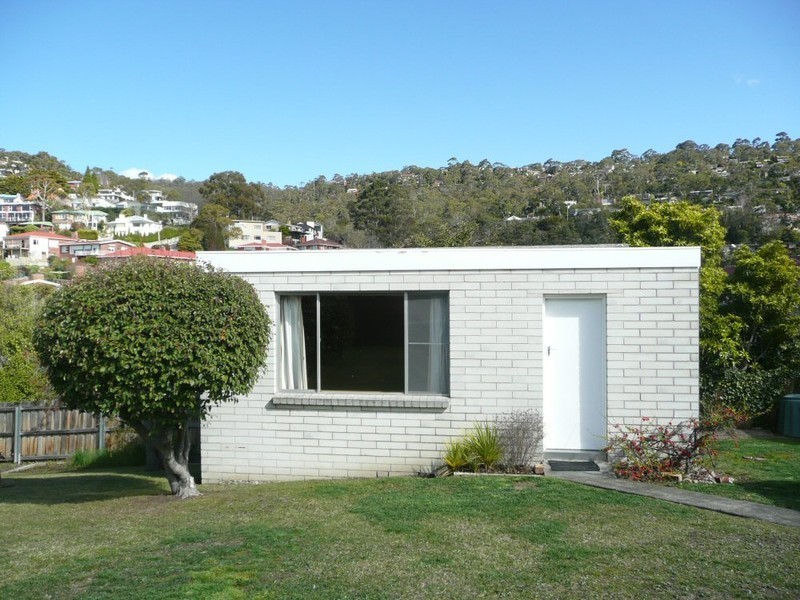62 Derwentwater Avenue, Sandy Bay TAS 7005