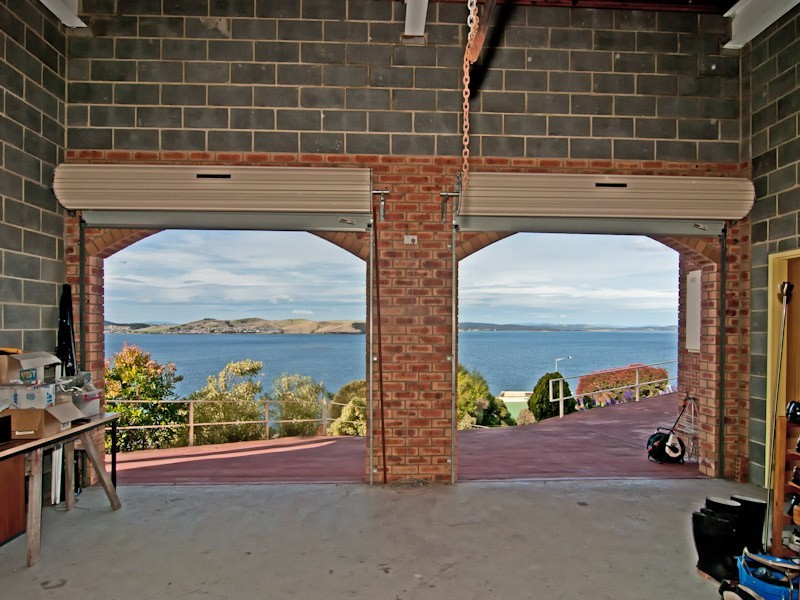 17 Pauldon Drive, Sandy Bay TAS 7005