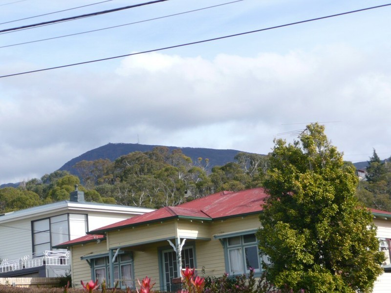 8  Pottery Road, Lenah Valley TAS 7008