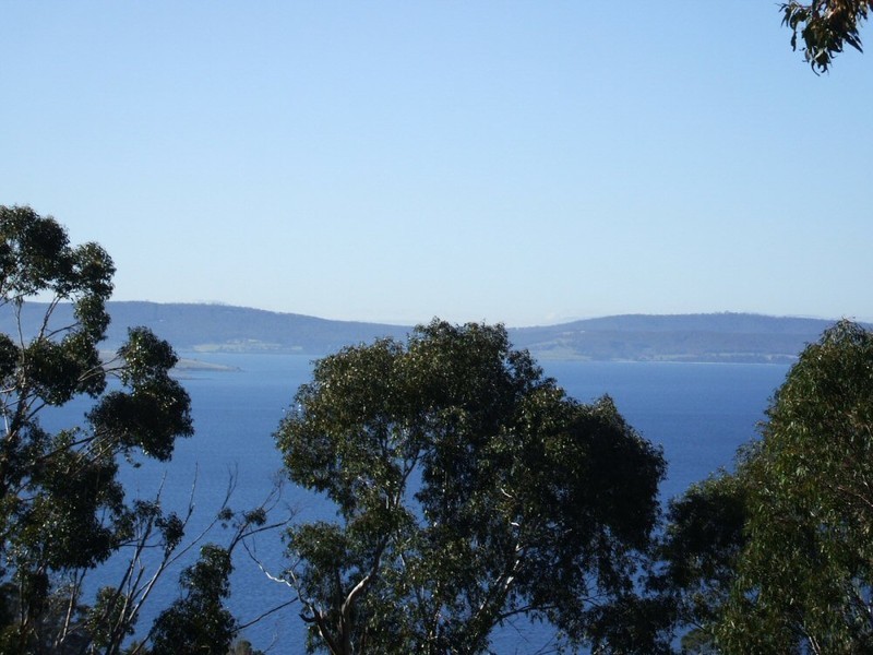 24 Earlwood Court, Taroona TAS 7053