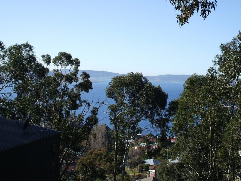 24 Earlwood Court, Taroona TAS 7053