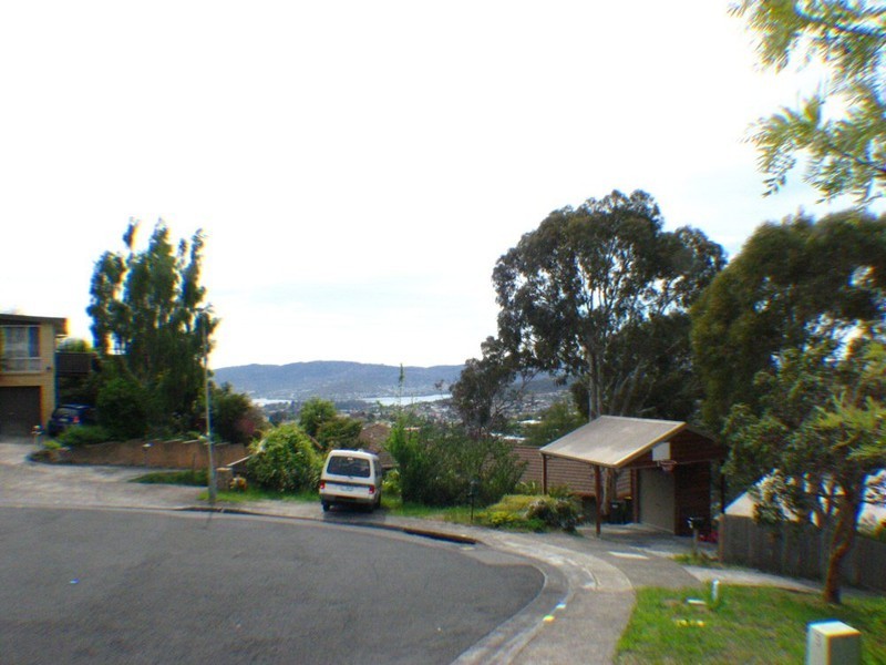 11 Daly Road, Lenah Valley TAS 7008