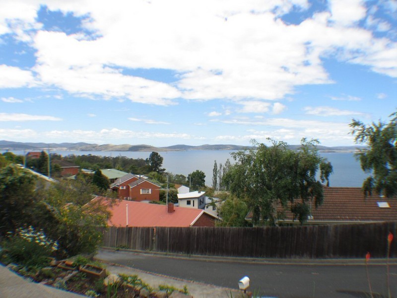 1-4 Tower Court, Taroona TAS 7053