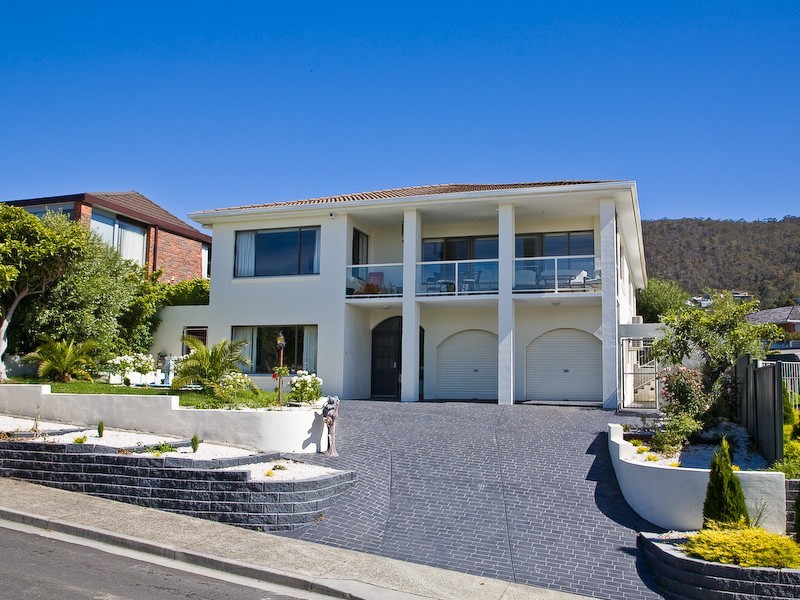 9 Dresden Street, Sandy Bay TAS 7005